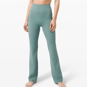 Lululemon Groove SHR Flare Pant